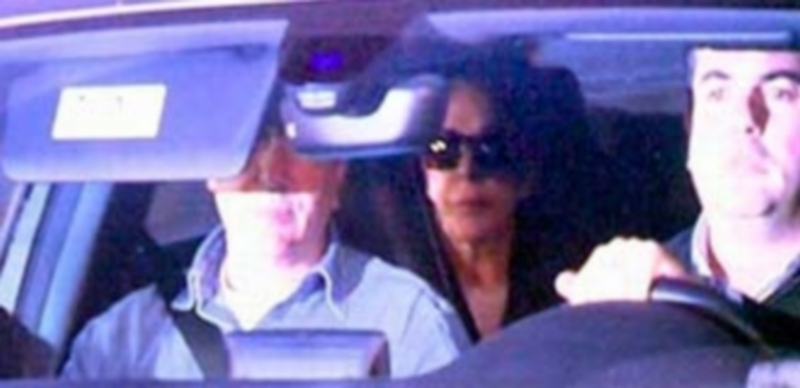 Isabel Pantoja en el coche en el que llegó a la cárcel de Alcalá de Guadaira. / EP