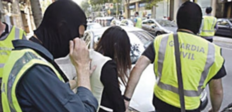 Imagen de archivo de la última operación tras la que fueron detenidas 17 personas dedicadas al tráfico ilegal. / Efe