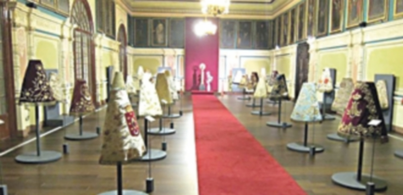 La exposición ‘Mantos de Nuestra Señora del Pilar’ estará abierta al público hasta el 10 de enero de 2016. / Europa Press