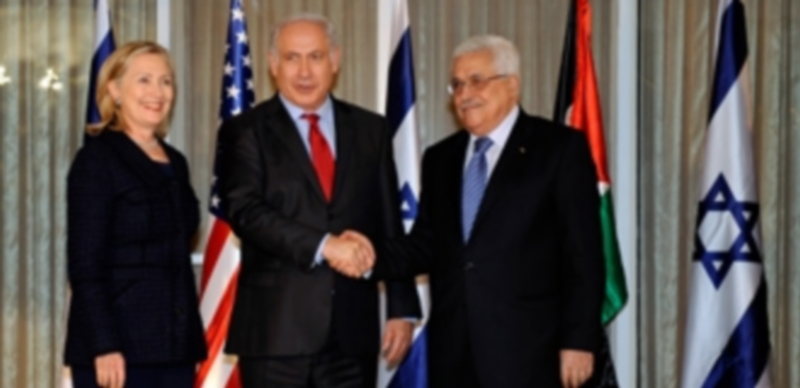 Netanyahu y Abbas en 2010 llegando a un acuerdo de paz propuesto por EE.UU. / Efe