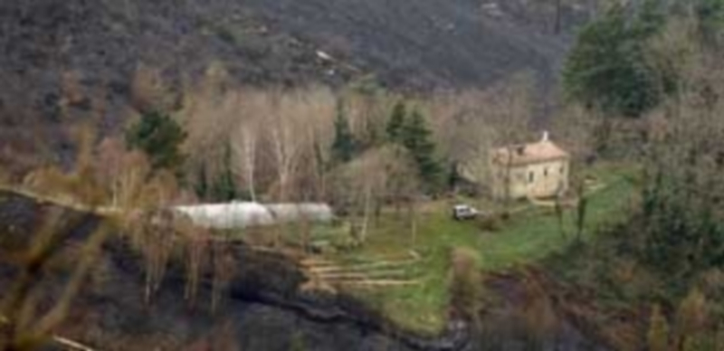 Varios incendios mantienen en alerta la cordillera norte de España 1 La falta de lluvias y las elevadas temperaturas