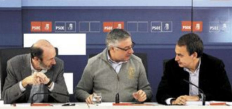 José Luis Rodríguez Zapatero conversa con sus