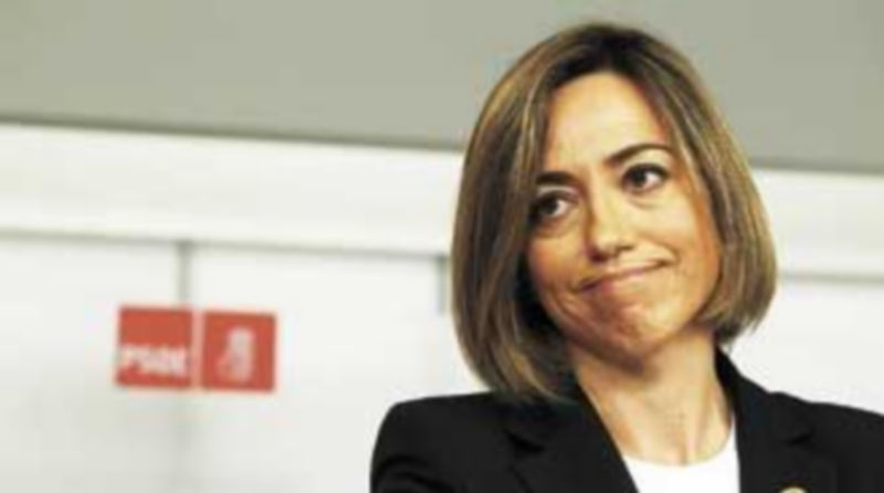 La titular de Defensa comunicó a Zapatero su intención de abandonar la carrera sucesoria el pasado miércoles. / Reuters.