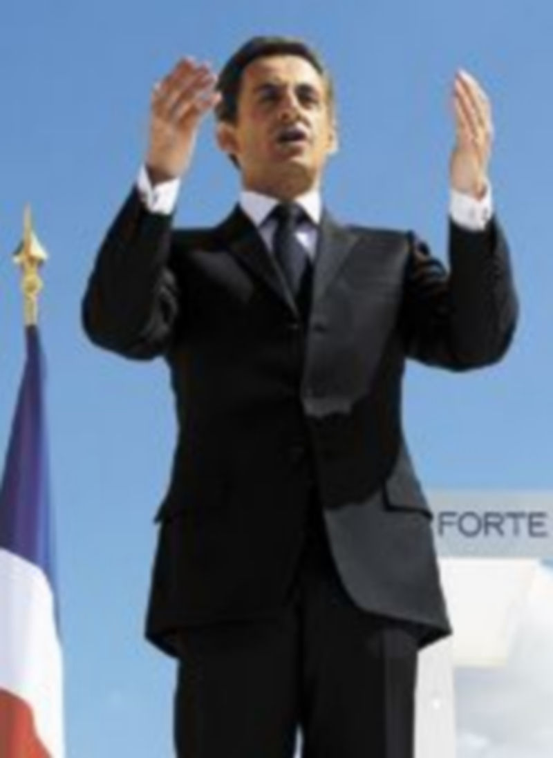 El presidente francés busca un acercamiento con el Frente Nacional. / Reuters.