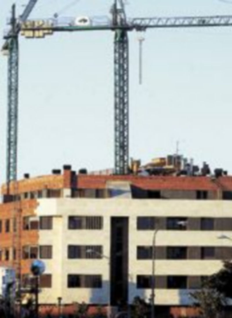 Rajoy apuesta por que el sector de la construcción se recupere cuanto antes. / Y.L.