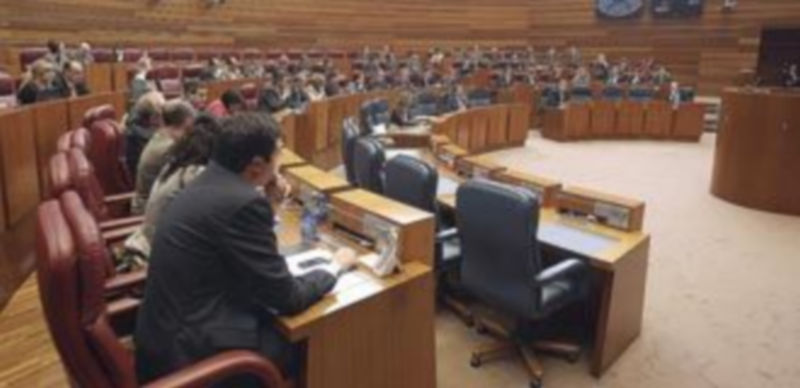 Herrera responderá sobre la reapertura de las urgencias rurales 1 Imagen de la sesión plenaria que abrió el periodo parlamentario