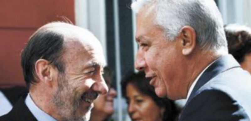 Arenas se ofrece al PSOE 1 Arenas buscará un acuerdo con el partido dirigido por Rubalcaba