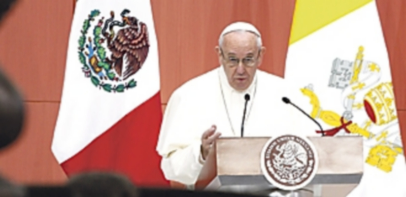 El Papa Francisco se convirtió en el primer Pontífice en ser recibido en el Palacio Nacional