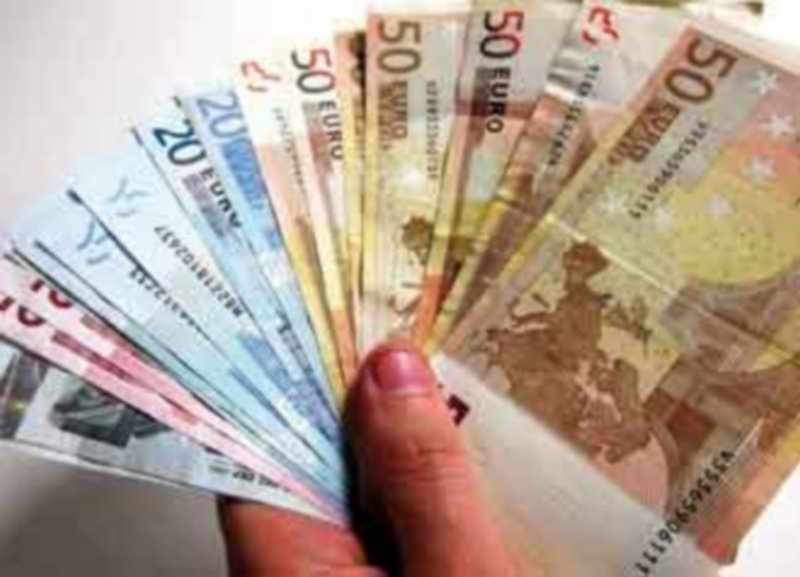 La deuda pública supera el 100% del PIB tras su nueva subida de marzo 1 La deuda del conjunto de las administraciones públicas se incrementó en marzo en 14.031 millones. / Europa Press