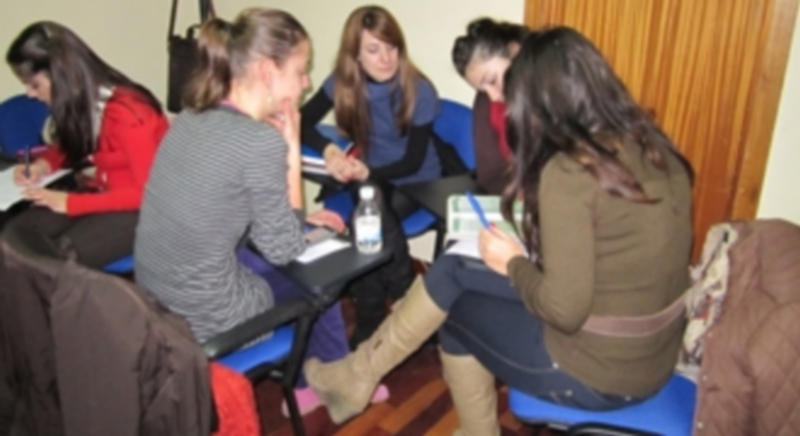 La baja tasa de natalidad como consecuencia de la crisis económica provocará el envejecimiento de muchas regiones. / E.P.