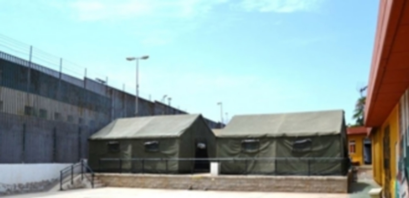 Los centros aumentarán en 500 plazas en Melilla y otras 180 en Ceuta. / E.P.