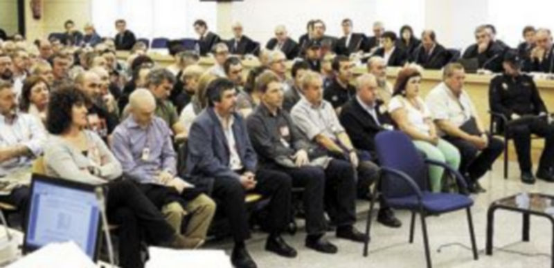 Vista general de la sala donde comenzó el juicio sobre la supuesta financiación de ETA a través de las ‘herriko tabernas’. / Efe