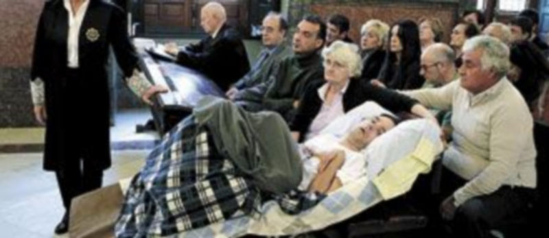 Las duras imágenes de Antonio en la sala del Tribunal Supremo donde se ha revisado su caso dieron la vuelta a España. / EFE