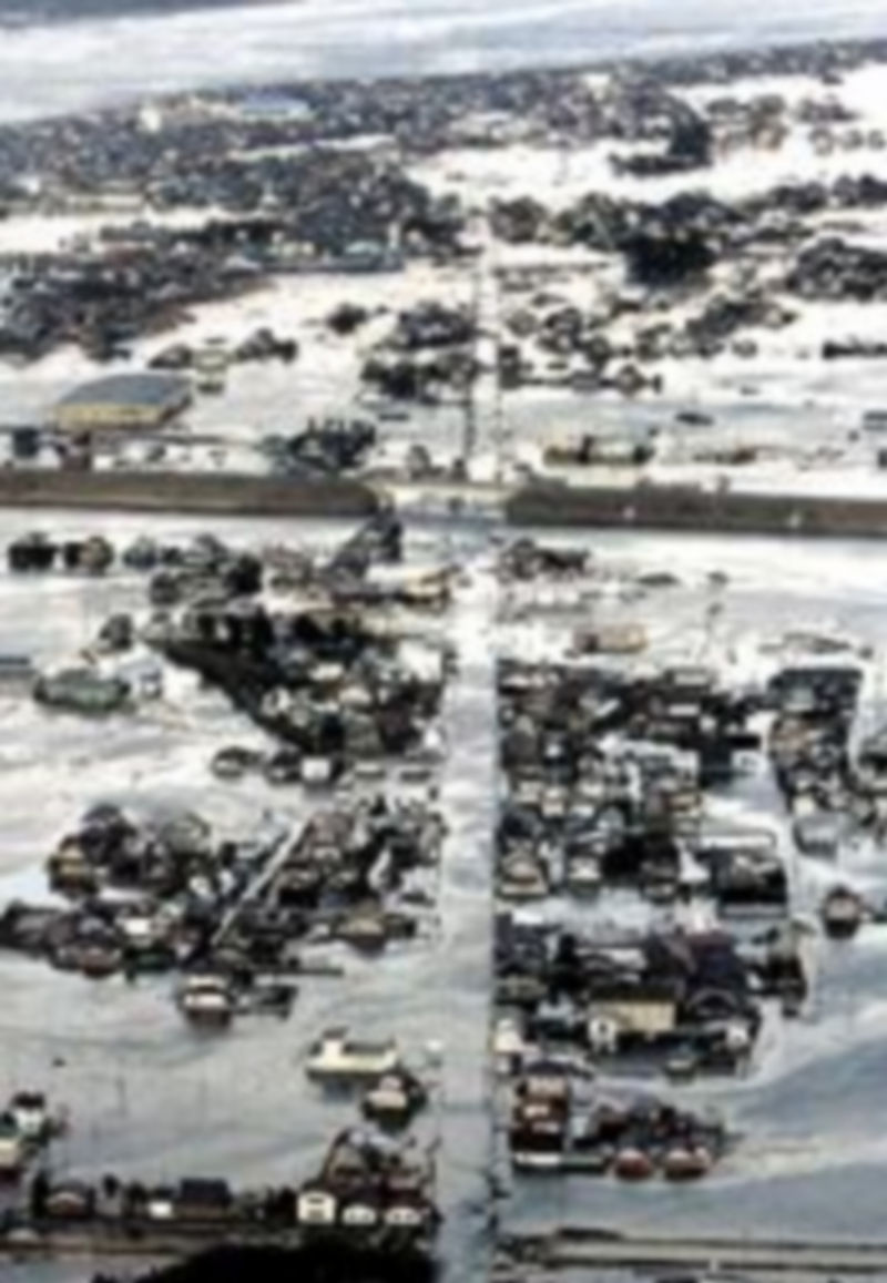 Vista aérea que muestra las casas destruidas en Sendai tras el tsunami provocado por el terremoto de 8