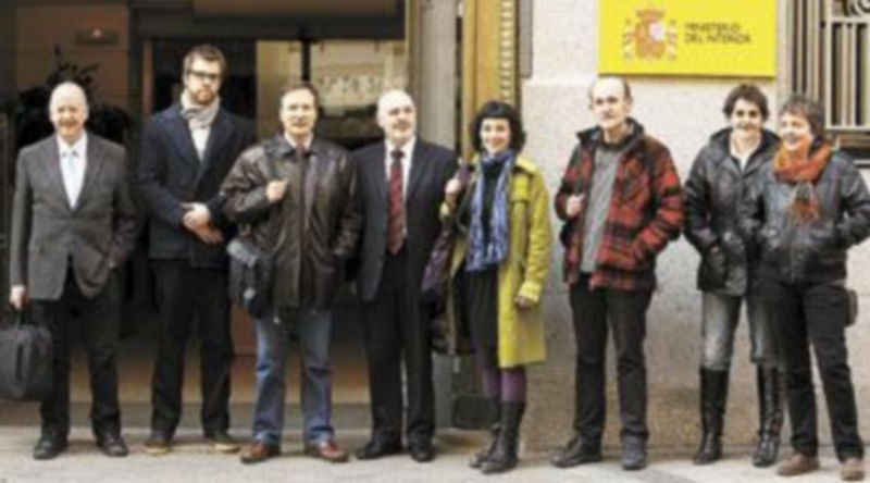 Miembros de la formación ‘abertzale’ posaron el pasado mes de febrero a las puertas del Ministerio del Interior