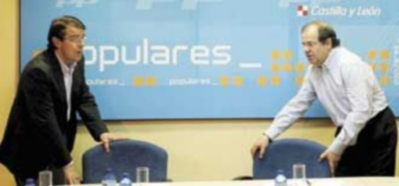 Juan Vicente Herrera y el secretario regional del PP