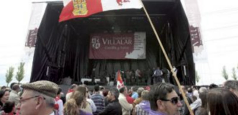 Miles de personas acuden cada año a Villalar de los Comuneros a celebrar una fiesta