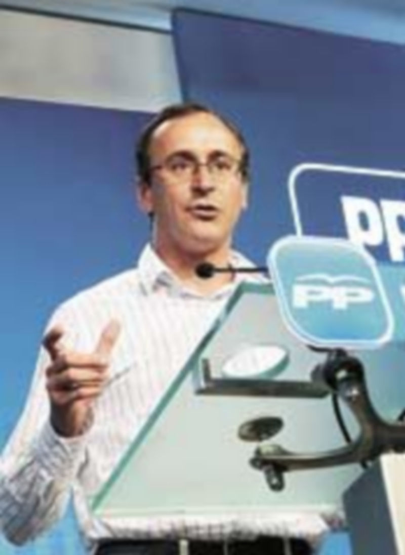 Alfonso Alonso convocó una rueda de prensa en la sede de Génova para pedir compromiso a la oposición. / europa Press