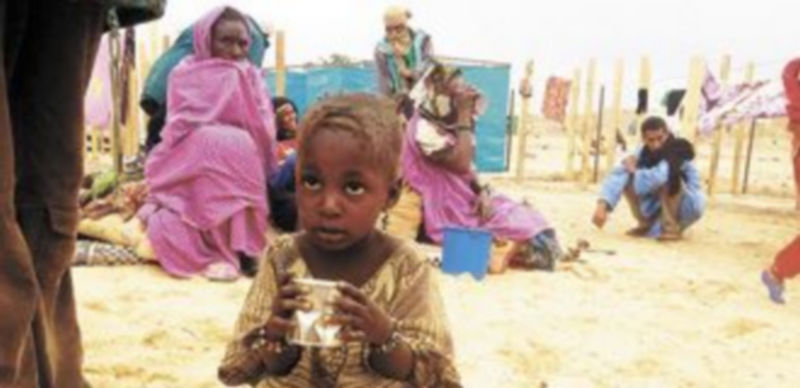 Miles de personas han tenido que huir del norte de Mali e instalarse en campamentos de refugiados en Argelia. / AFP