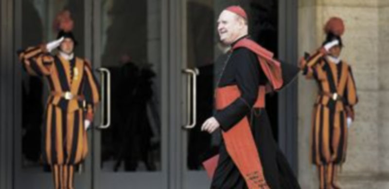 El cardenal italiano Gianfranco Ravasi llegaba ayer a las Congregaciones Generales