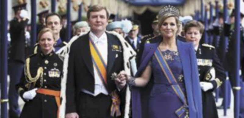 Guillermo Alejandro se convirtió ayer en el monarca más joven de Europa y en el primer varón tras más de 120 años de reinados femeninos en Holanda. / Reuters