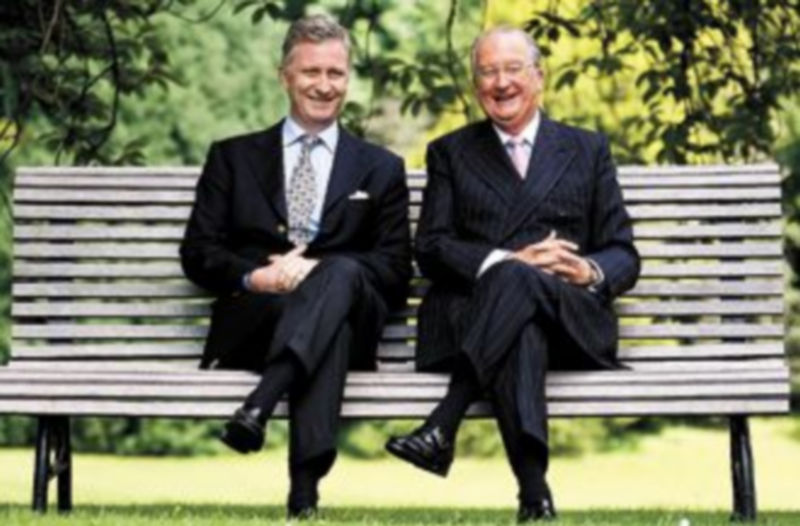 El soberano belga Alberto II junto a su hijo y sucesor