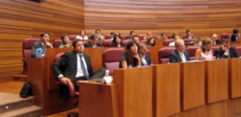 Óscar López durante la votación que le elegiría senador por Castilla y León