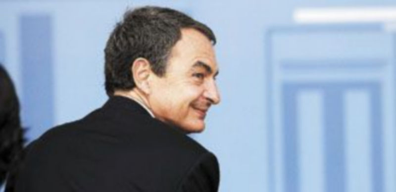 El secretario general del PSOE culpó a los ‘convergentes’ de haber buscado el rédito electoral al oponerse frontalmente a la reforma de la Constitución. / Chema Moya (Efe)