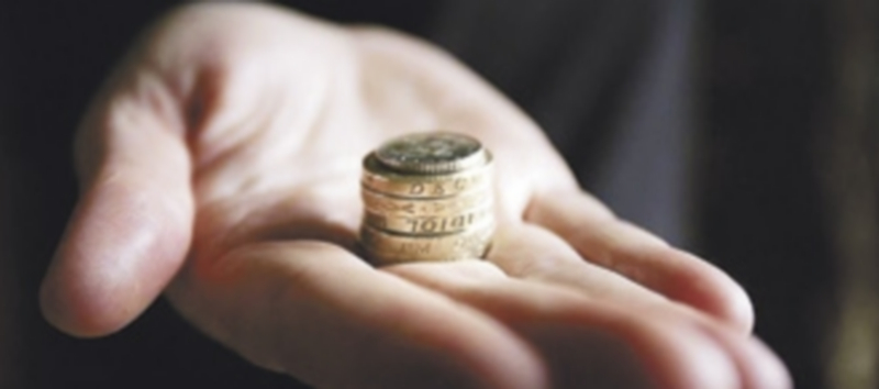 Tras pagar los gastos básicos cada mes