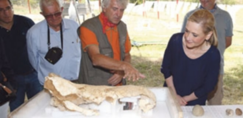 Inauguran el parque arqueológico madrileño de Pinilla del Valle 1 La presidenta de la Comunidad de Madrid