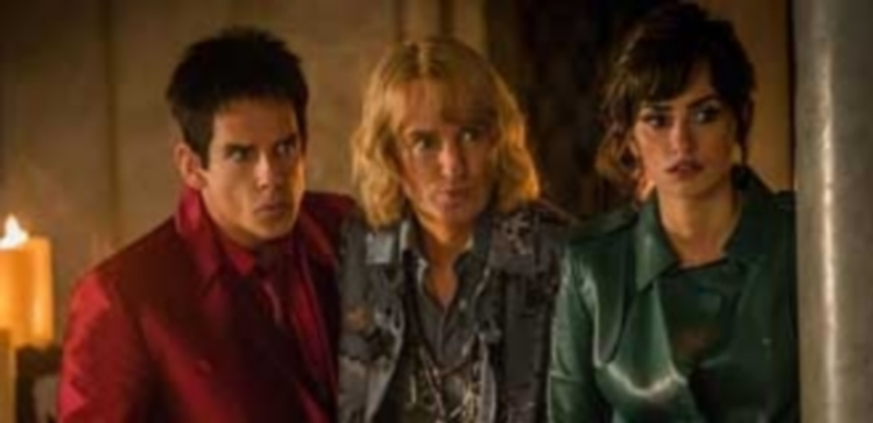 La actriz española Penélope Cruz en un fotograma de la nueva película junto a Ben Stiller (I.) y Owen Wilson. / Europa Press