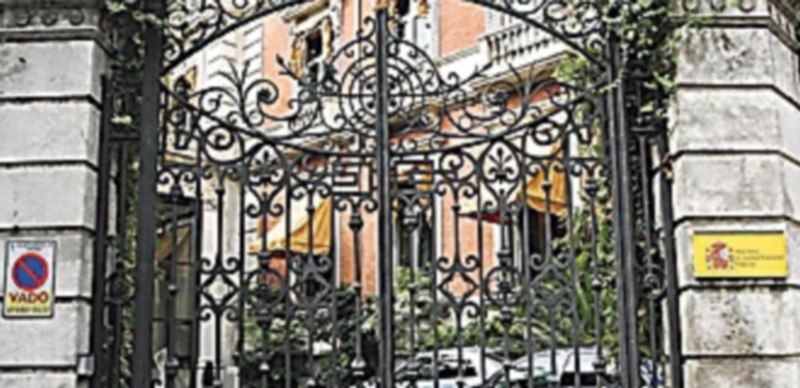 El déficit público se sitúa en el 0,78% en el primer trimestre 1 Fachada principal del Ministerio de Administraciones Públicas en la ciudad de Madrid . / Europa Press