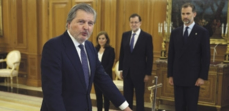 Méndez de Vigo jura su cargo con aplausos a la marcha de Wert 1 El nuevo ministro de Educación