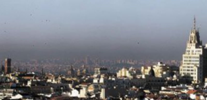 Los ecologistas mantienen que la contaminación no la produce el polvo sahariano sino el tráfico. / Europa Press