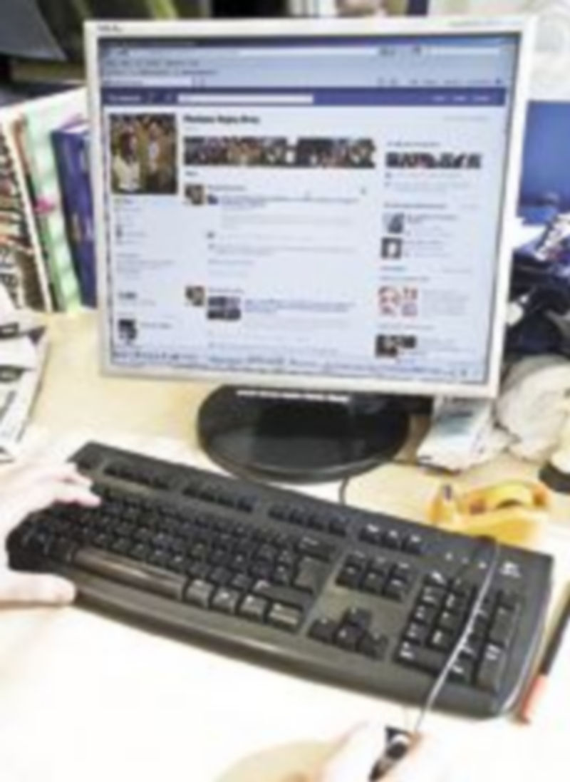 Los delitos en Internet aumentan con las redes sociales. / Jesús J. Matías.