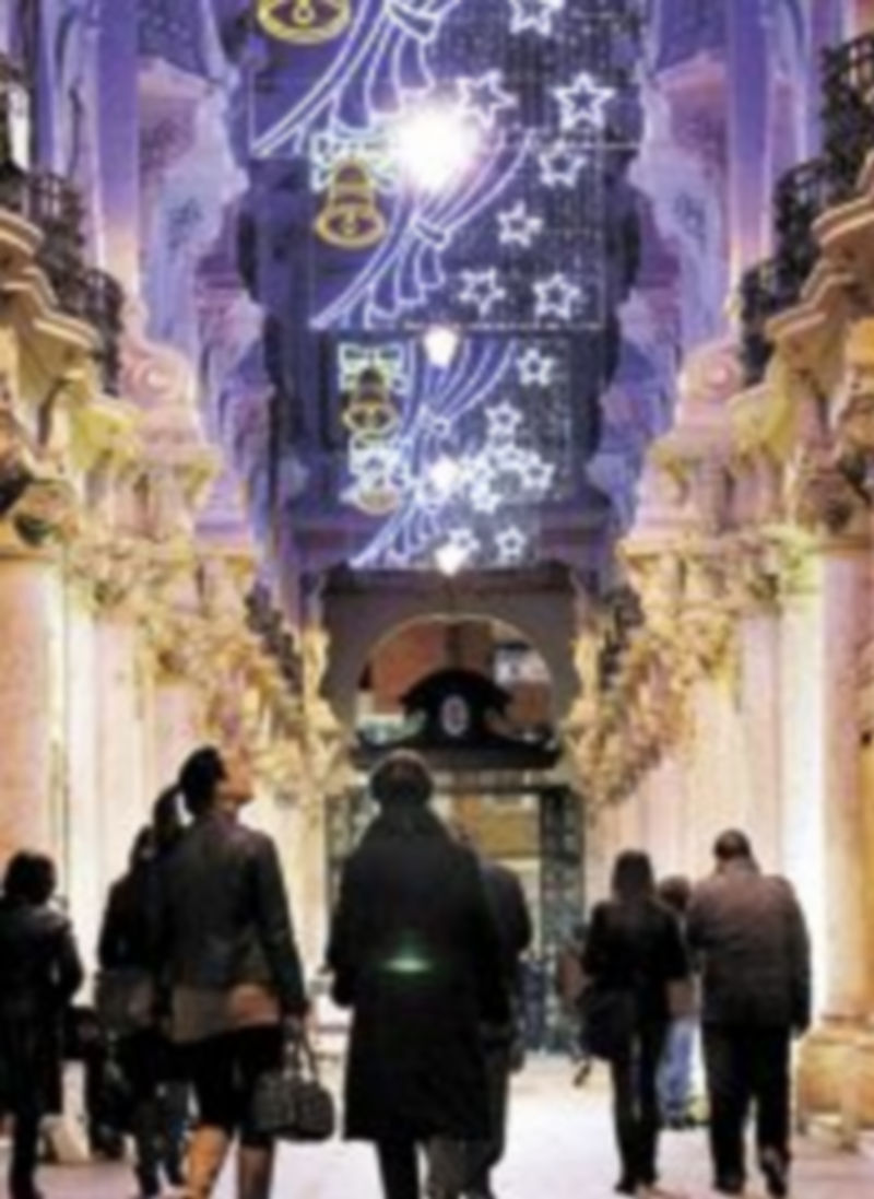 Las fiestas navideñas serán este año más austeras entre los españoles. / A. Pérez