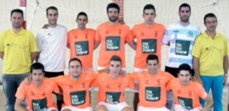 Plantilla para la presente temporada del Naturpellet Fútbol Sala Cuéllar. / El Adelantado