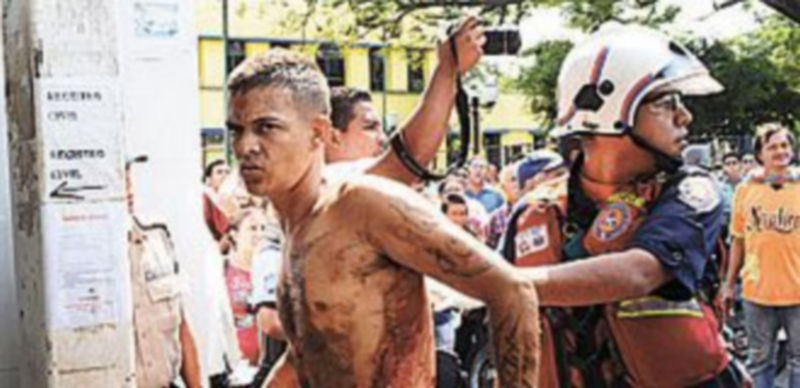 Uno de los presos detenidos.