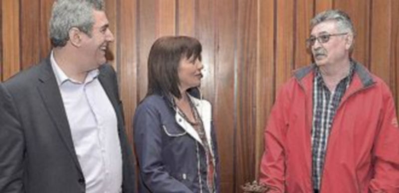 Villarrubia (i) junto a Consolación Pablos y David Cuenca. / Ical