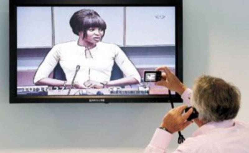 Naomi Campbell testificó en el juicio con escaso maquillaje