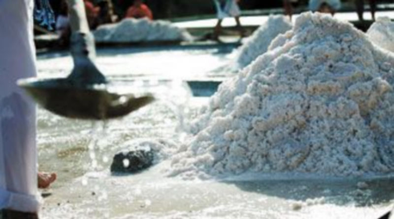 El consumo excesivo de sal puede ocasionar daños en la salud.