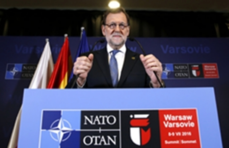 Rajoy defiende que la OTAN aumente su presencia para frenar al terrorismo 1 Rajoy defendió las complejidades de los países del sur y la necesidad de incorporar medios para paliar la situación actuial. / efe
