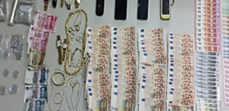 Parte del material incautado durante la operación policial