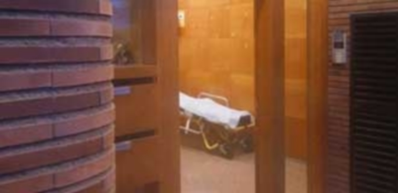 Libertad con cargos para los padres del niño muerto en Girona 1 Exterior de la vivienda en la que residía la familia del menor fallecido. / E.P.