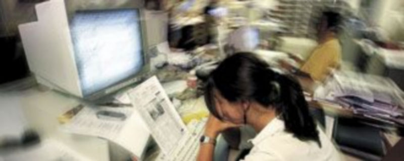 La excesiva presión laboral genera patologías como la ergodependencia