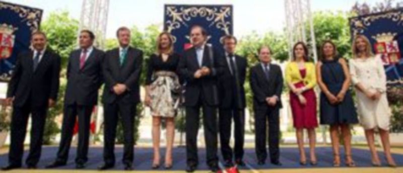 El nuevo equipo de Gobierno de Juan Vicente Herrera. / Ical.