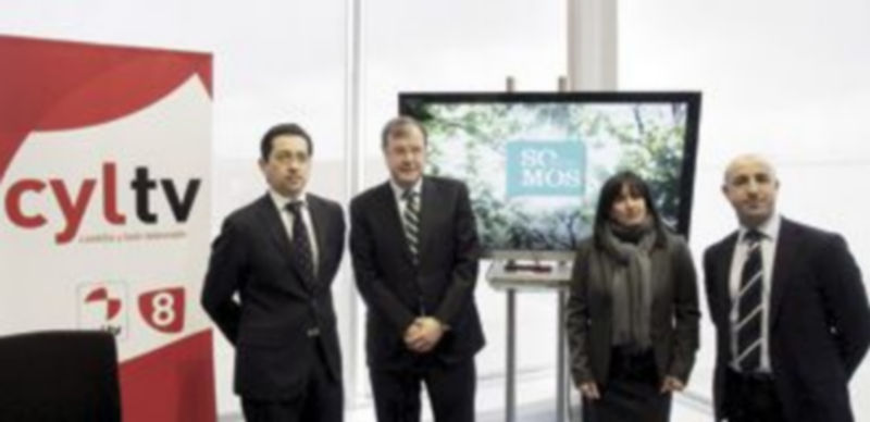 Eduardo Álvarez (i)