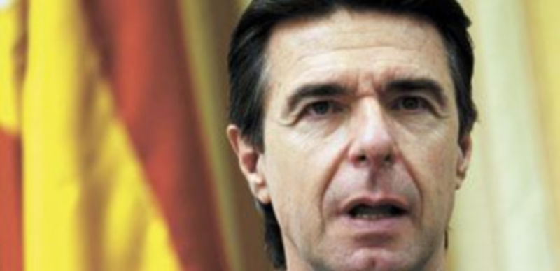 El ministro de Industria