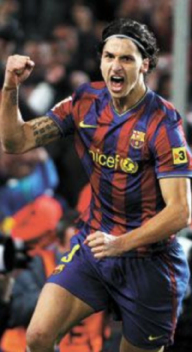 Ibrahimovic se mostró feliz por la renovación de Guardiola. / Efe