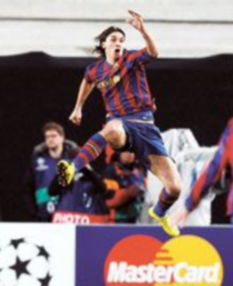 Ibrahimovic celebra el tanto anotado frente al conjunto alemán. / Reuters